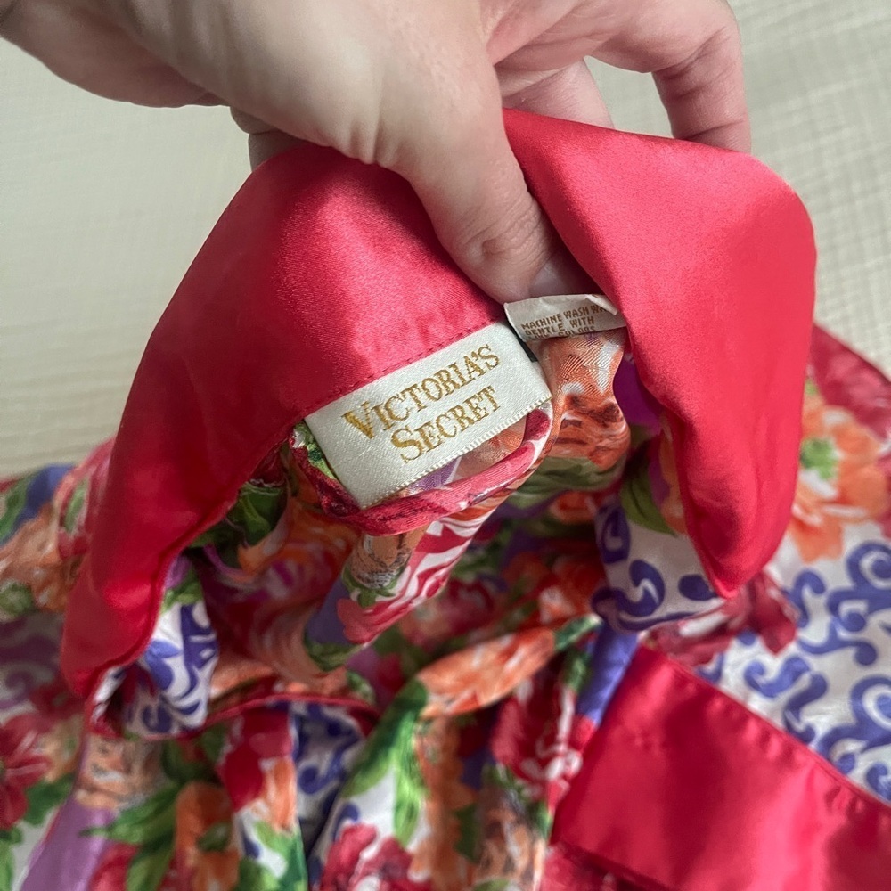 VTG Victoria's Secret Womens Floral Satin Robe &  shirt Gold Label Small Y2K 90s - Picture 5 of 8